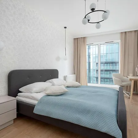 Stylowy Na 17 Pietrze Z Klimatyzacja I Miejscem Parkingowym We Wroclawiu By Renters Βρότσλαβ