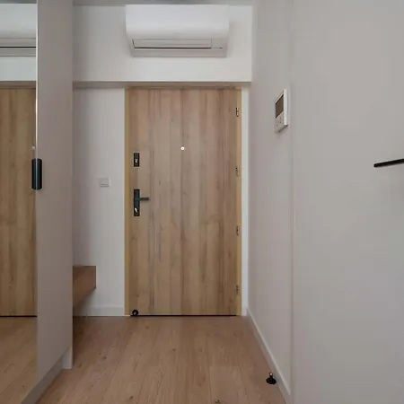 Διαμέρισμα Stylowy Na 17 Pietrze Z Klimatyzacja I Miejscem Parkingowym We Wroclawiu By Renters Βρότσλαβ